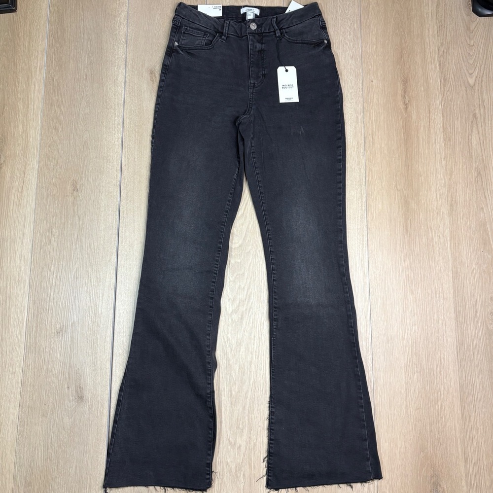 Forever 21 Premium Womens Mid Rise Bootcut Jeans Faded Black Raw Hem Size 28 NWT